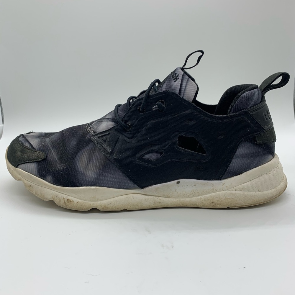Reebok Instapump “Black White”.